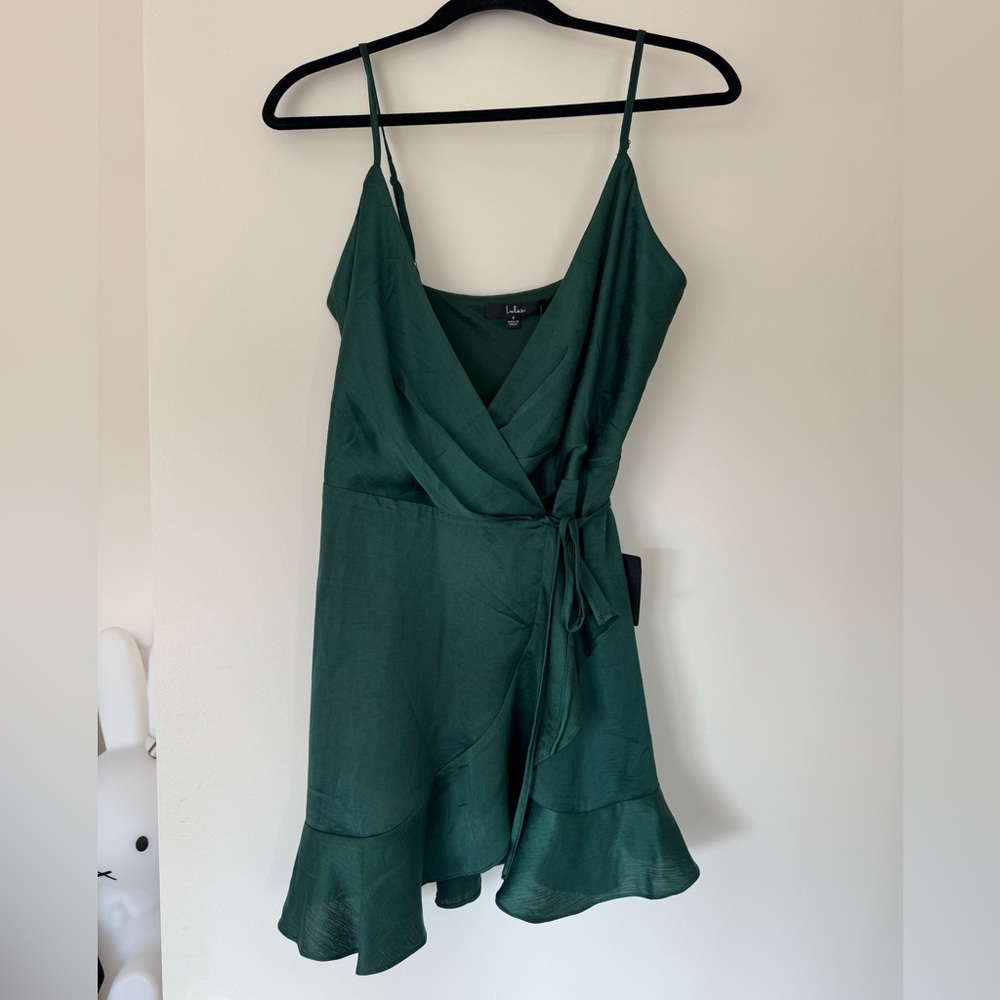 Lulu’s Emerald Green Wrap Tie Mini Dress Size S Brand
